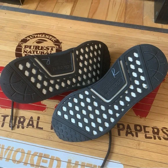 Adidas NMD R1, 4.5 - Picture 5 of 7